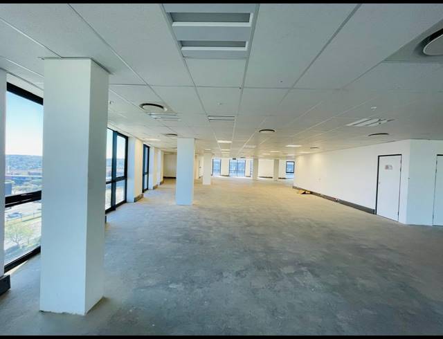 581M² OFFICE TO LET IN VORNA VALLEY